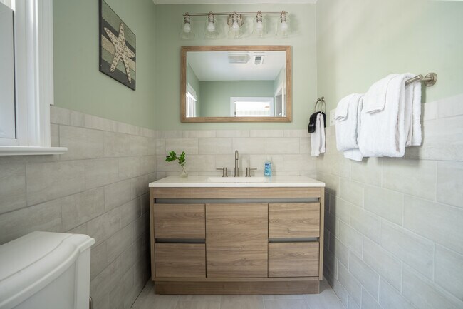 Building Photo - 23 11th Ave