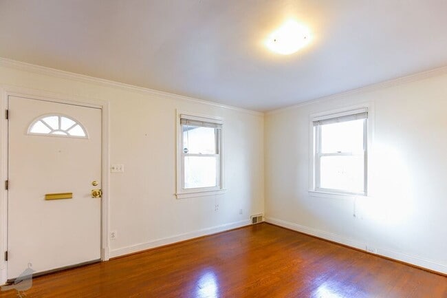 Building Photo - 3937 Ames St NE