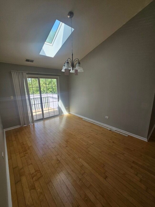 Building Photo - 2935 Rutland Cir