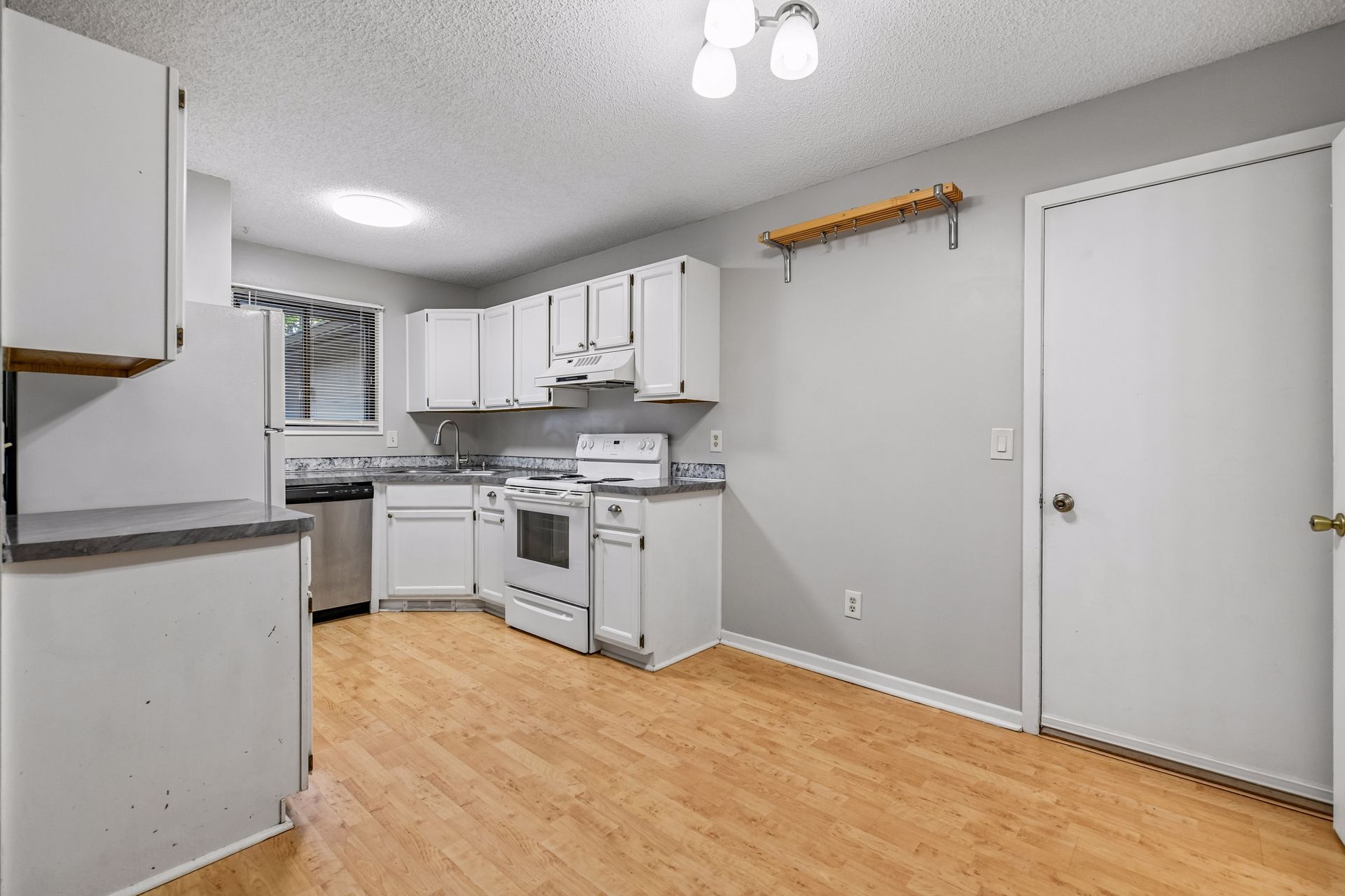 Building Photo - 13316 Zenith Ln