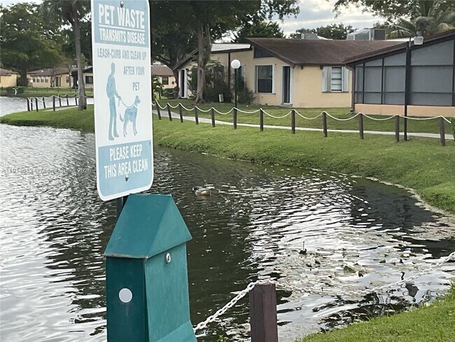 Building Photo - 301 Cambridge Rd