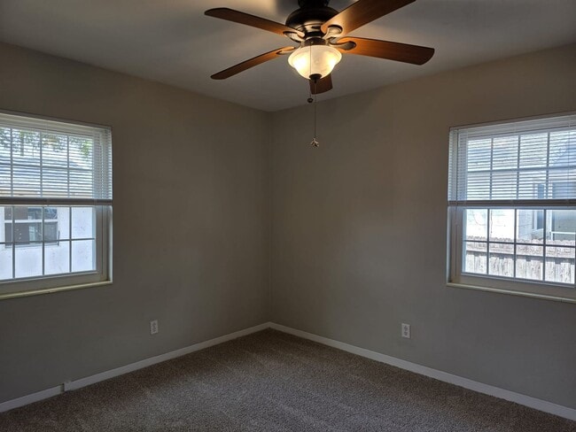 Building Photo - 2 Bedroom Single Family Home in Central Gulfport
