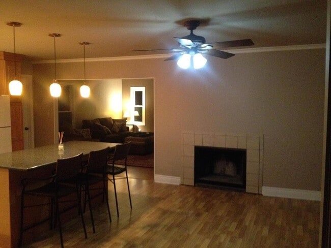Building Photo - STUNNING 3 BEDROOM HOME IN NOVI COMING SOON!!