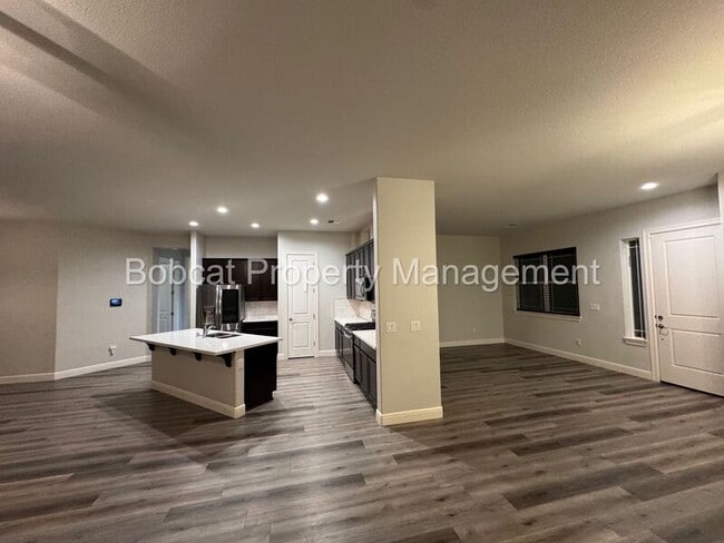 Building Photo - 925 Cranfield Ct