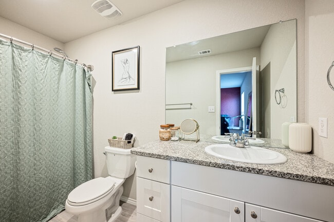 Building Photo - 5611 Elm Valley Dr