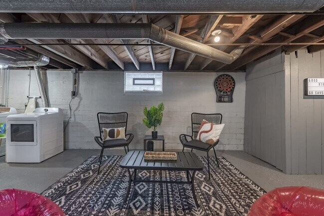 Building Photo - 4040 W 158th St