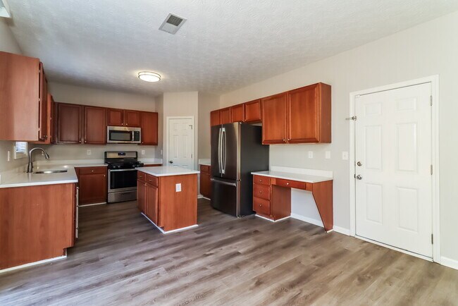 Building Photo - 2338 Greenside Dr