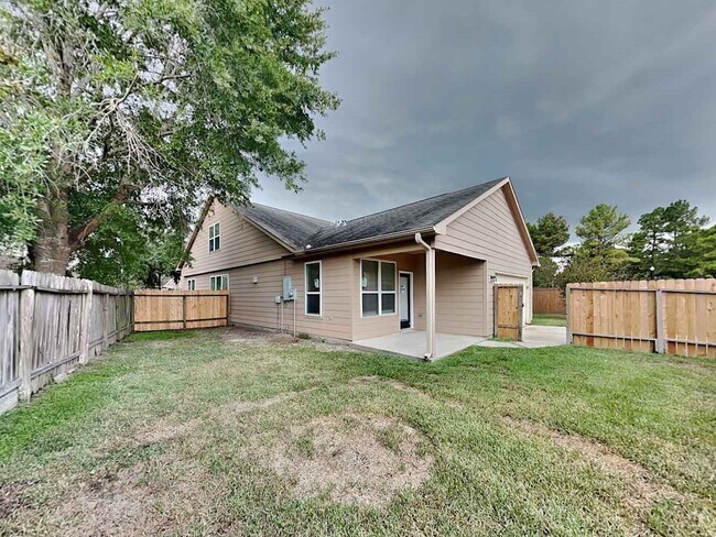 Building Photo - 17247 Marquette Point Ln