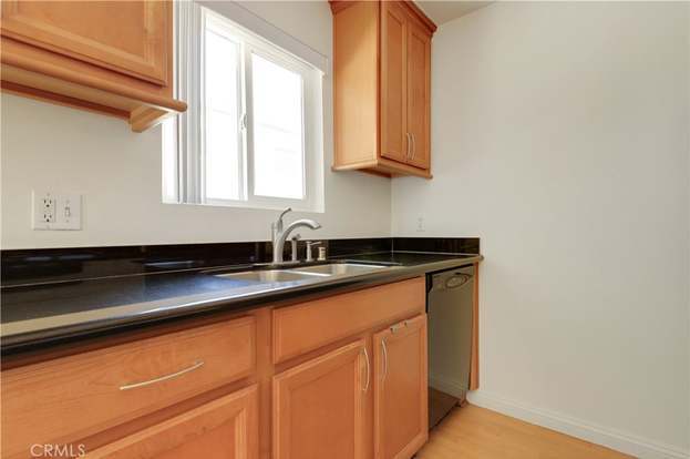 Building Photo - 972 Larrabee St