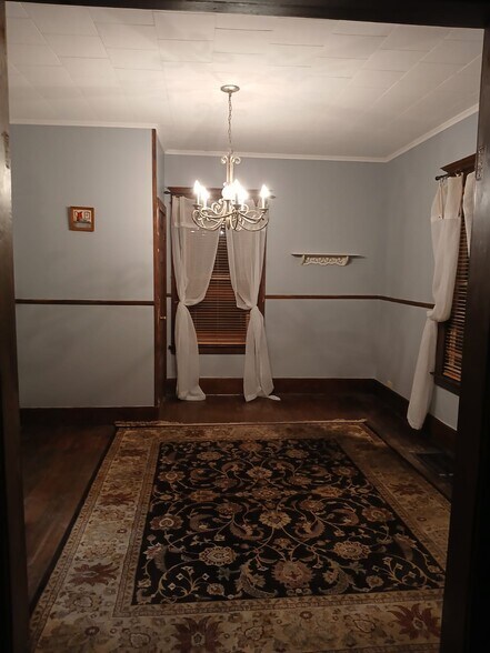 Building Photo - 315 Boyden St