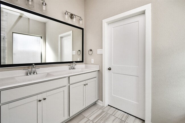 Building Photo - 939 Malibu Shr Ln