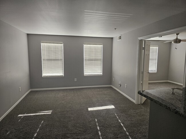 Building Photo - Glendale at the Mansion Apartments