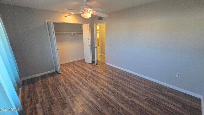 Building Photo - 10601 W Bolivar Dr