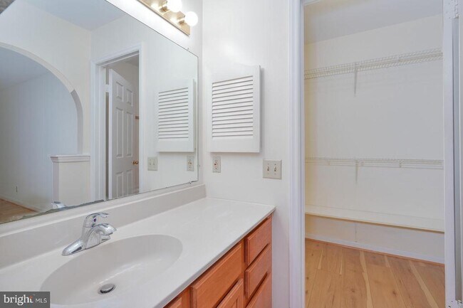 Building Photo - 5800 Inman Park Cir