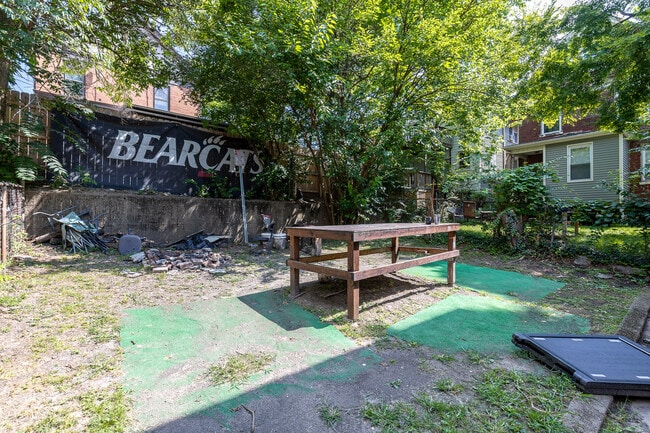 Building Photo - 208 Bosley St