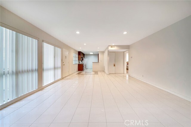 Building Photo - 5315 Zelzah Ave