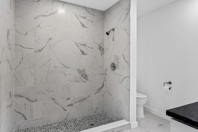 Building Photo - 886 Quail Run