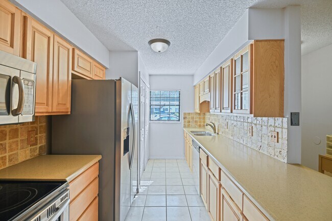 Building Photo - 3608 Bay Ct