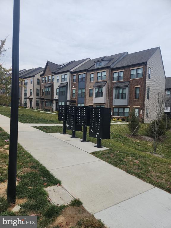 Building Photo - 6730 Belcrest Rd