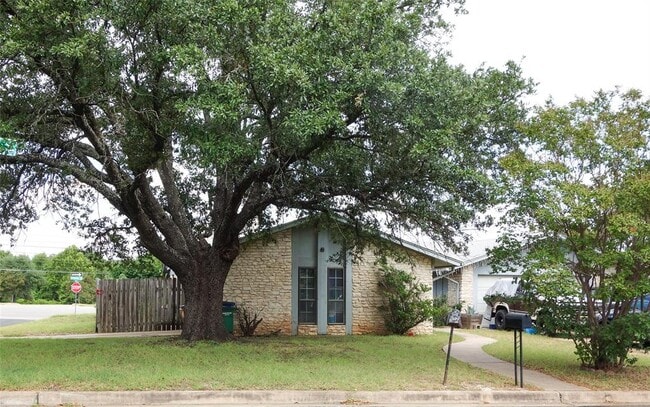 Primary Photo - 1416 Cardinal Hill Dr