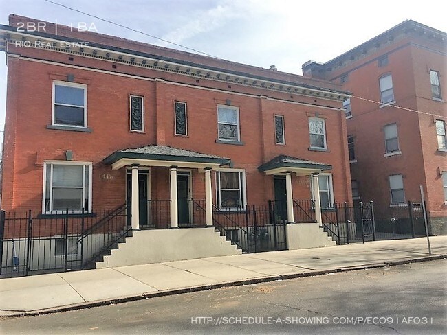 Primary Photo - Beautfiul Vintage 2Br with Exposed brick!