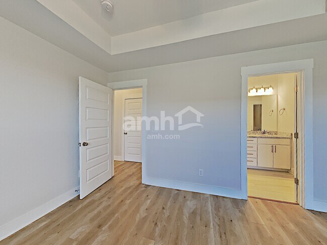 Building Photo - 5137 Jack Byrnes Dr