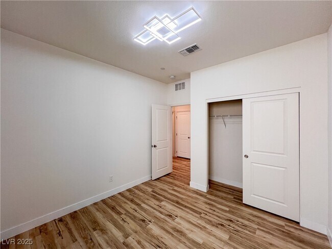 Building Photo - 12470 Madison Pk Pl