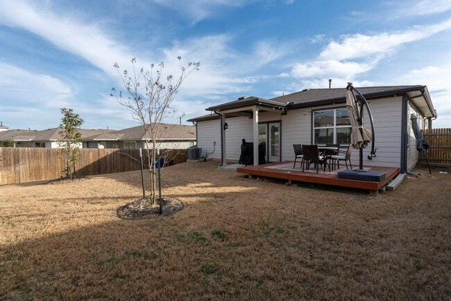 Building Photo - 3204 Egan Dr