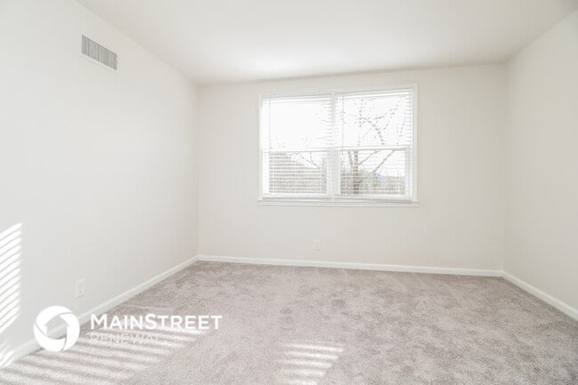 Building Photo - 405 Dahlia Dr