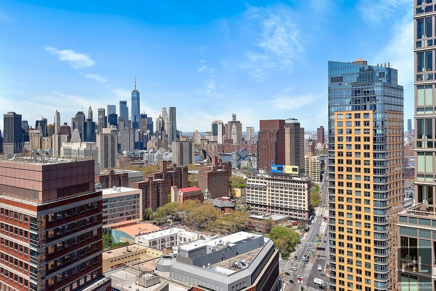 Building Photo - Furnished 2bed/2bath Penthouse w/Views