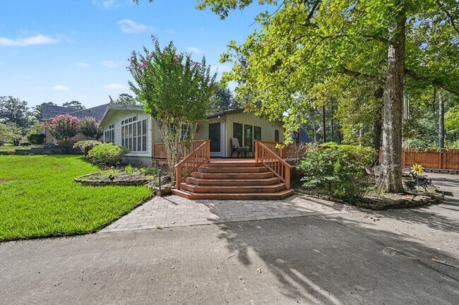 Building Photo - 122 Warbonnet Dr