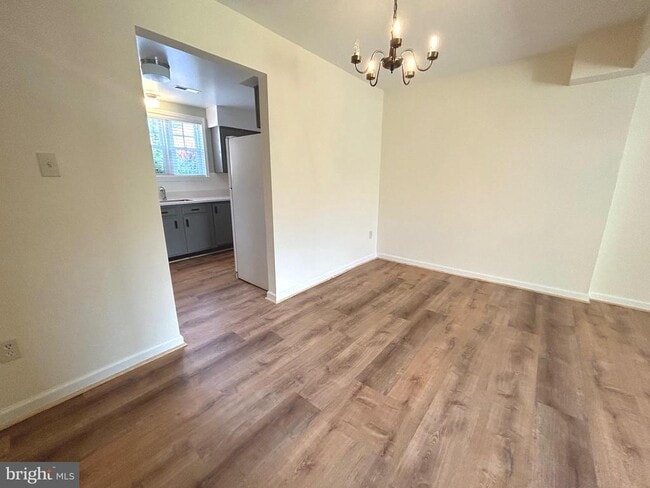 Building Photo - 136 Fairfield Dr