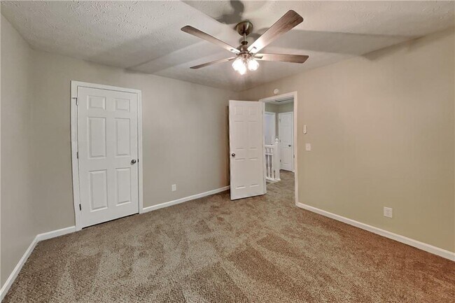 Building Photo - 3468 Erin Glen NW