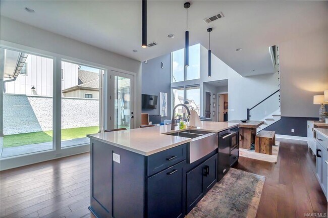 Building Photo - 7132 Fain Park Dr