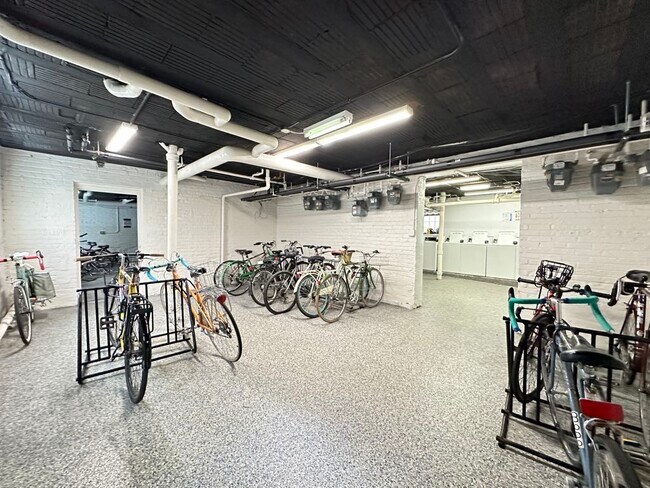Building Photo - 3300 W Schubert Ave