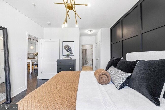 Building Photo - 145 Riverhaven Dr