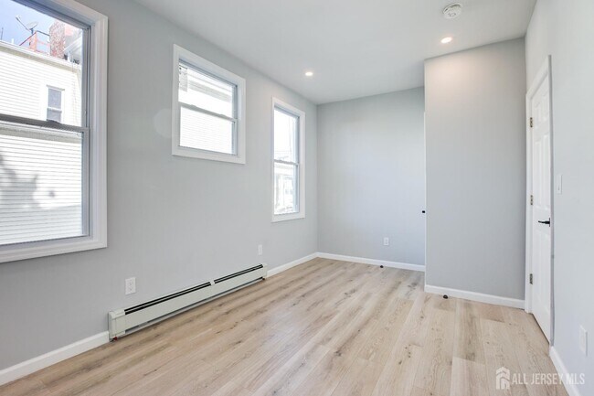 Building Photo - 3436-36 Millington Ave