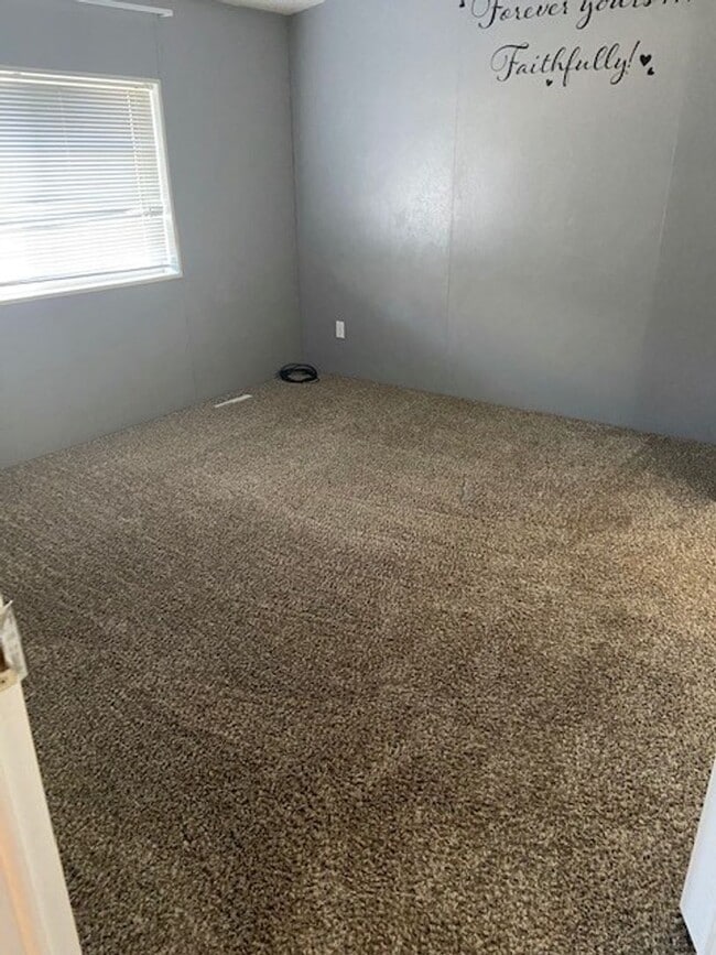 Building Photo - 3 Bed Manufactured Home Silver Springs