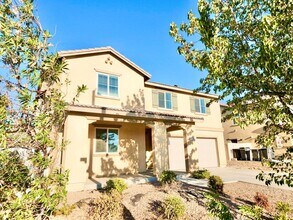 Building Photo - Newer 5 Bedroom home in quiet Lancaster co...