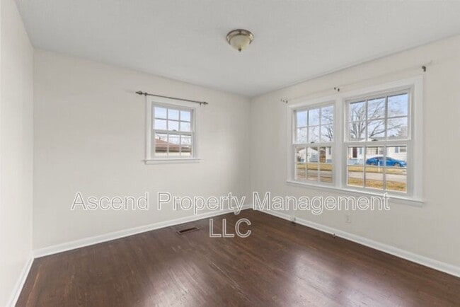 Building Photo - 4610 Leslie Ln