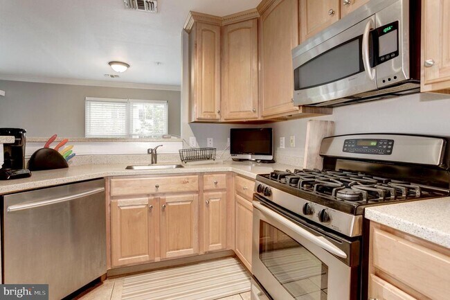 Building Photo - 12852 Fair Briar Ln