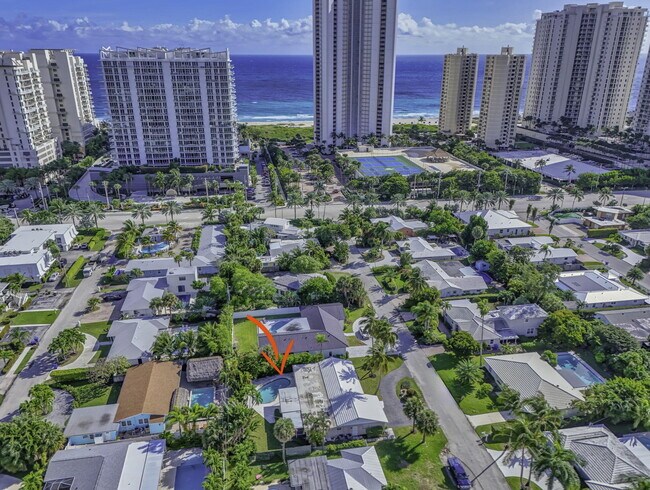 Building Photo - 1242 N Harbor Dr