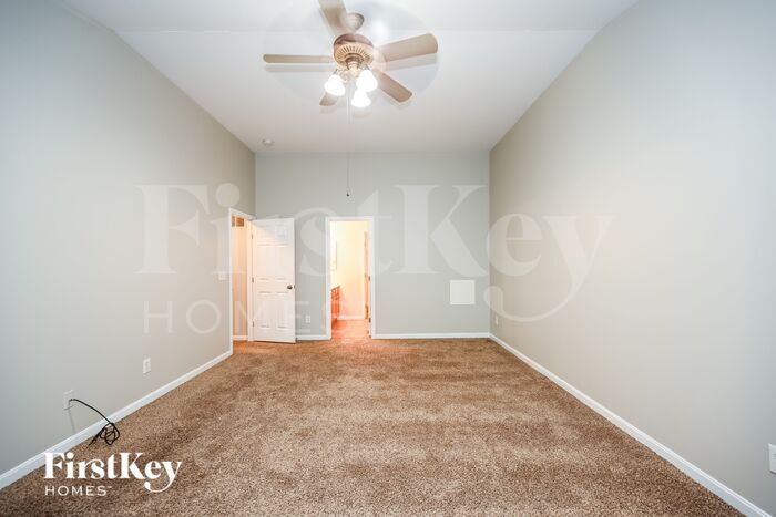 Building Photo - 6176 Fox Run Ln