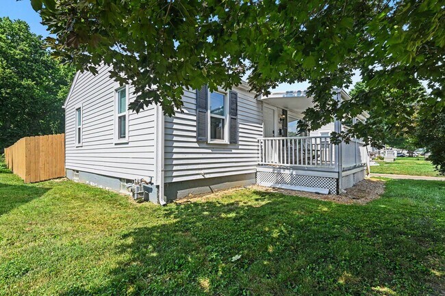 Building Photo - 102 E Home Ave