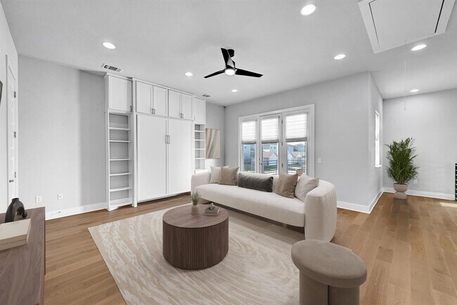 Building Photo - 7200 Cordoba Dr