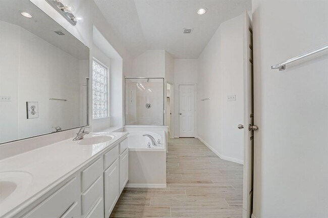 Building Photo - 25608 Thornhill Creek Ct