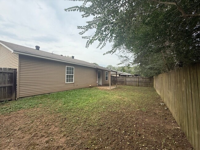 Building Photo - 113 Butterfield Crossing