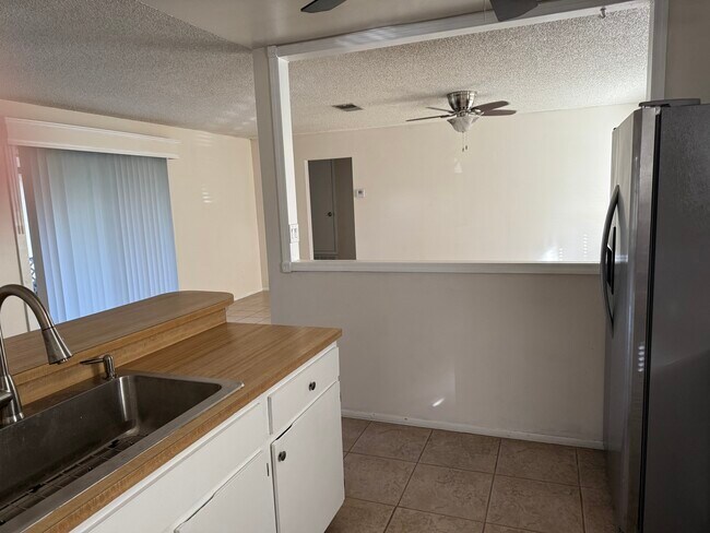 Building Photo - 10859 Wilderness Ct