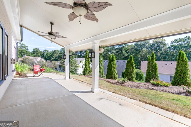 Building Photo - 6461 Edgewater Cove
