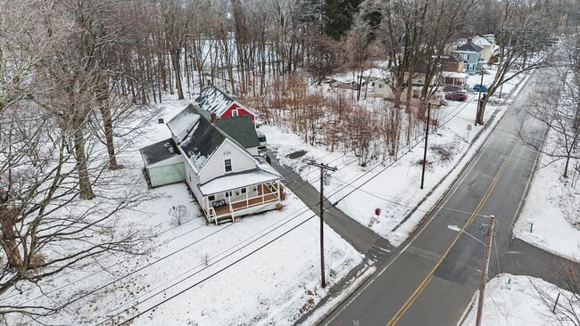 Building Photo - 656 Grove St